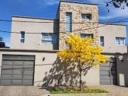 VENTA DE CASA 4 AMBIENTES EN VILLA SARMIENTO