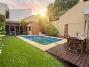 VENTA DE CASA 5 AMB CON COCHERA, FONDO CON PILETA Y...