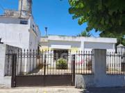 Venta de Casa 5 Amb. en Ramos Mejia Sobre lote 8.66x26M²...