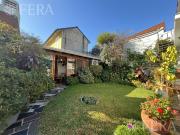 Venta de casa 5 ambientes con cochera, jardin y quincho...