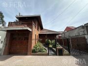 Venta de Casa 5 ambientes con cochera y quincho en...
