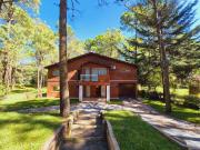 Venta de Casa 5 Ambientes en Carilo