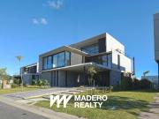 Venta de casa 5 ambientes en El Yacht