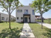 Venta de casa 5 ambientes en Pilar