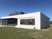 Venta de Casa 5 o mas ambientes en Campana Lomas del Río...