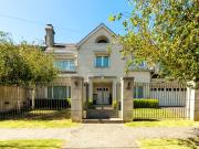 Venta de casa 7 amb, parque y piscina Barrio Los Troncos