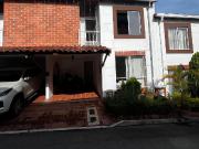 VENTA DE CASA 98m2 VERSALLES FLORIDABLANCA. Cod V9977