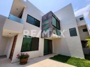 Venta de casa a 5 minutos del Centro de Cuernavaca,...