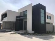 Venta de Casa a Estrenar en Sienna El Uro Carretera Nacional