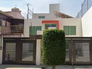 VENTA DE CASA A PRECIO DE REMATE EN Cd. Satélite,...