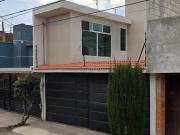 Venta de casa a precio de remate en Jorge Jimenez Cantu,...