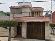 Venta de casa a precio de remate en Villa De Aragón,...