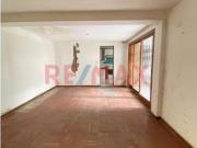 VENTA DE CASA A REMODELAR EN MIRAFLORES PARÁMETROS 7 A...