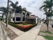 Venta de Casa Amoblada en Urb. Santa Maria de Casa...