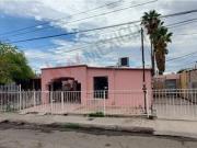 Venta de Casa amplia, con dos departamentos ubicados en...