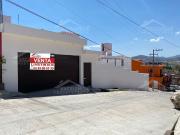 VENTA DE CASA AMPLIA CON JARDIN, EN ESQUINA Y DE UN...