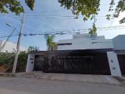 Venta de casa Amueblada en fraccionamiento Montebello