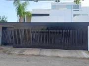 Venta de casa Amueblada en fraccionamiento Montebello