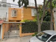 Venta de casa aprecio de remate en Colonia del Valle...