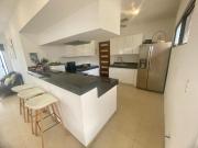 VENTA DE CASA ARBOLADA 4 HABITACIONES