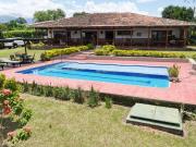 VENTA DE CASA CAMPESTRE EN ARMENIA, QUINDO, COLOMBIA