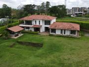 VENTA DE CASA CAMPESTRE EN ARMENIA, QUINDO, COLOMBIA
