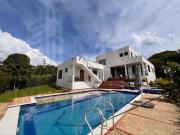 Venta de casa campestre en condominio en La Mesa...