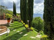 VENDO CASA CAMPESTRE EN ENVIGADO PARTE BAJA