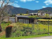 Venta de casa campestre en La Ceja con lote amplio y...