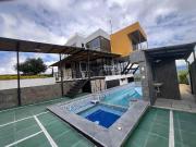 Venta de casa campestre en unidad cerrada en La Mesa...