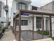 VENTA DE CASA CERCA DE LA GLORIETA COLÓN CERCA DE AV...