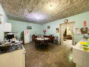 VENTA DE CASA COMO TERRENO EN COMAS