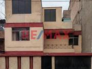 VENTA DE CASA COMO TERRENO EN SJM