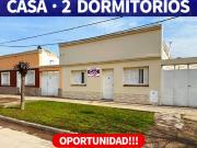 VENTA DE CASA CON 2 DORMITORIOS+ GARAJE+ PATIO VERDE