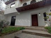 VENTA DE CASA CON 3 COCHERAS – URB. LAS LOMAS DE LA MOLINA