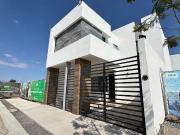 VENTA DE CASA CON 3 HABITACIONES, SIN GASTOS DE...