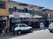 Venta de casa con 3 locales comerciales en el centro de...