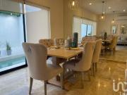 VENTA DE CASA AMUEBLADA, CON ACABADOS DE LUJO SM 336 AV...