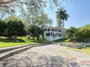 Venta de casa con acceso al Lago de Tequesquitengo,...
