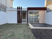 VENTA DE CASA CON ALBERCA A ESTRENAR EN TLAYACAPAN