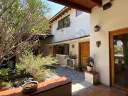 Venta de Casa con alberca en Condominio con seguridad,...