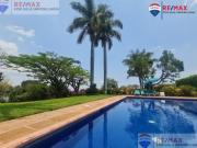 Venta de casa con alberca Fracc. Limoneros,...