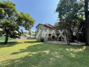 Venta de casa con alberca y jardín, Col. Tlaltenango,...