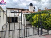 VENTA DE CASA CON DEPOSITO EN BARRIO TRES CERRITOS,...