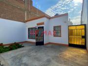 Venta De Casa Con Estacionamiento En Urb Puertas Del Sol