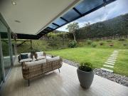 Venta de Casa con jardin en unidad cerrada Alto de Palmas