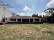 Venta de casa con jardín para remodelar, Vista Hermosa...