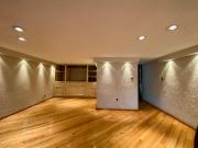 Venta de Casa con jardín privado en calle cerrada