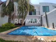 Venta de Casa con Jardines de Tlayacapan con Alberca