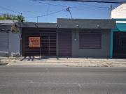 Venta de casa con local comercial en Av. Lopez Mateos,...